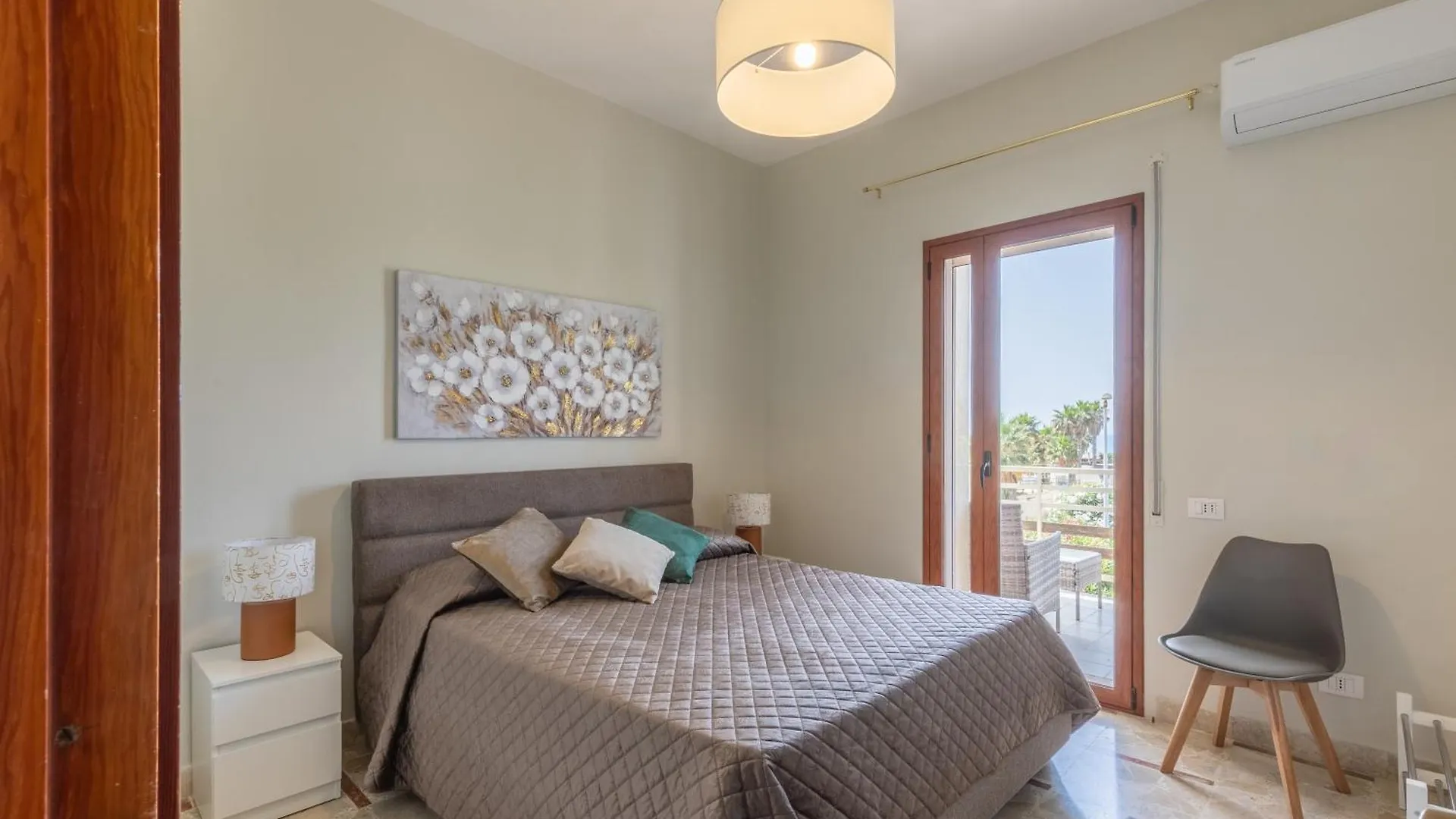 Terranova Home Vista Mare 산리온 아파트
