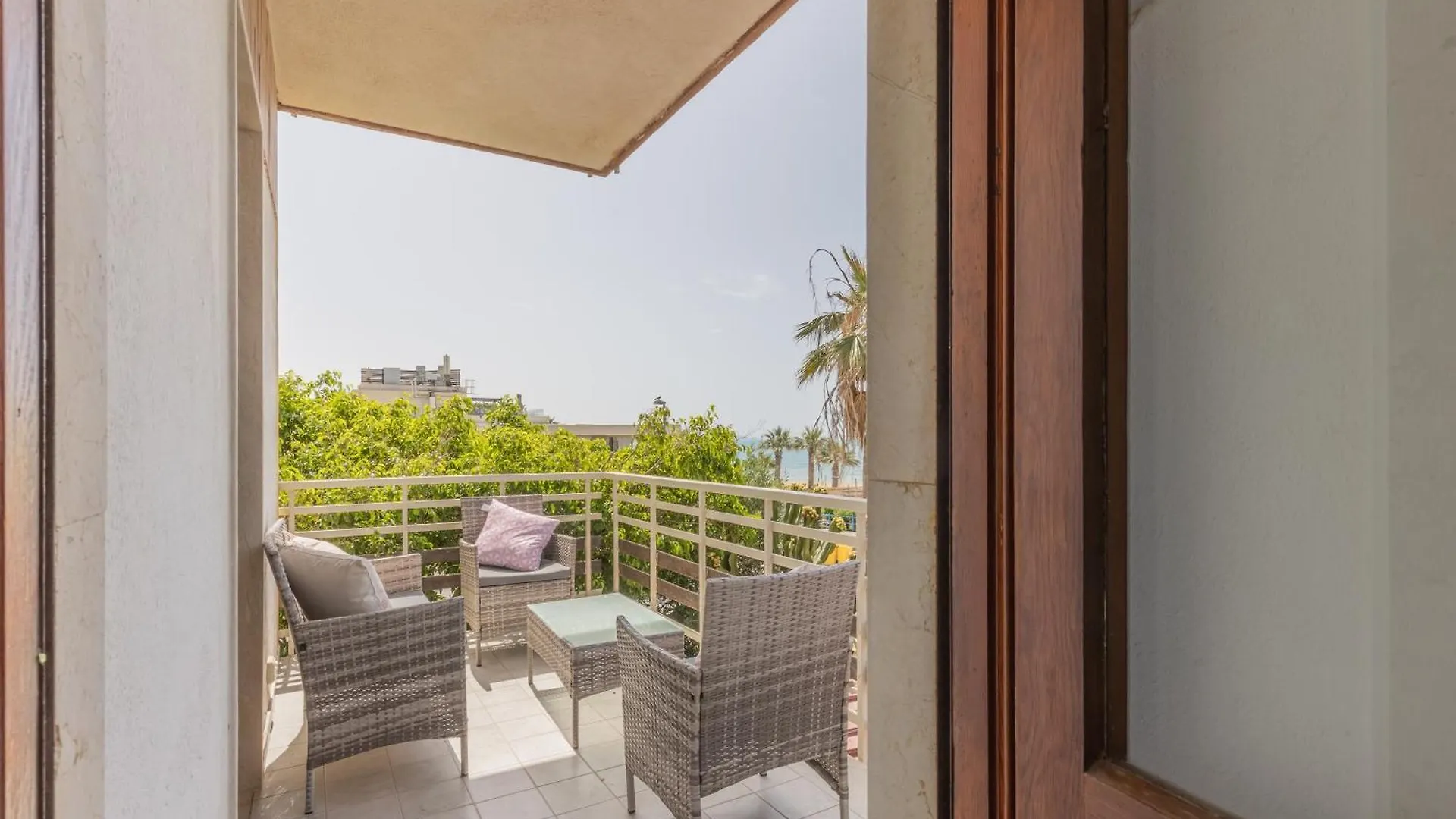Terranova Home Vista Mare 산리온 아파트